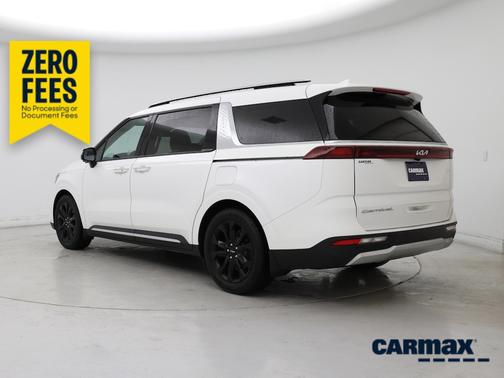 White 2022 Kia Carnival SX