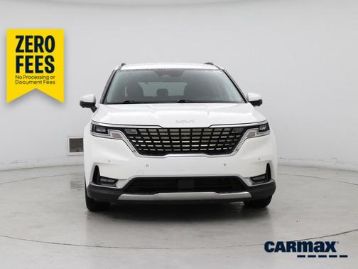 White 2022 Kia Carnival SX