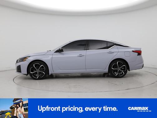 Gray 2023 Nissan Altima SR