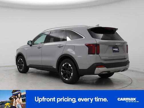 Gray 2024 Kia Sorento S