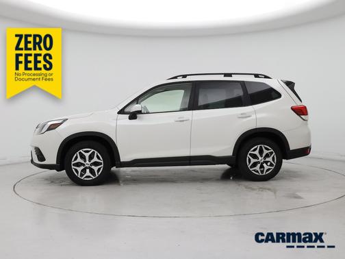 White 2024 Subaru Forester Premium