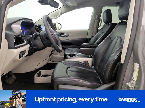 Gray 2023 Chrysler Pacifica Touring L