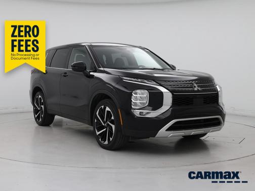 Gray 2024 Mitsubishi Outlander SE
