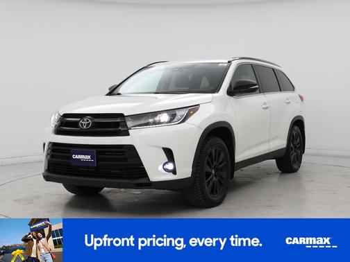 White 2019 Toyota Highlander SE