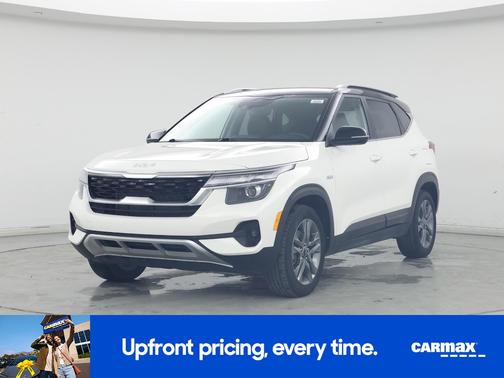 White 2023 Kia Seltos S