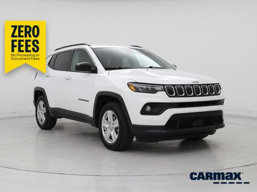 White 2022 Jeep Compass Latitude