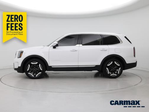 White 2024 Kia Telluride EX