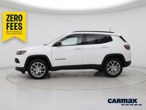 White 2022 Jeep Compass Latitude Lux