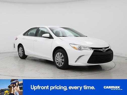 White 2017 Toyota Camry LE
