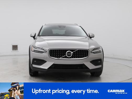 2025 Volvo V60 Cross Country B5 Plus