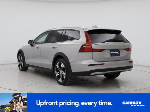 2025 Volvo V60 Cross Country B5 Plus