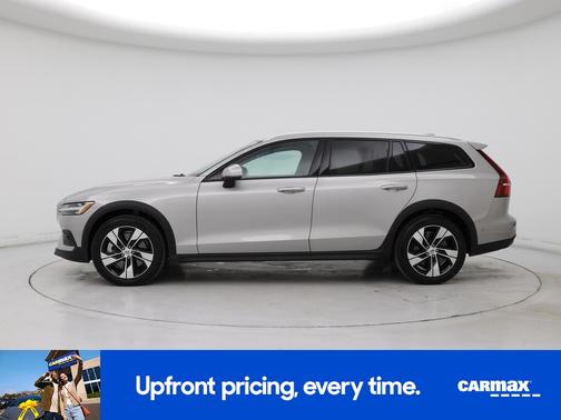 2025 Volvo V60 Cross Country B5 Plus