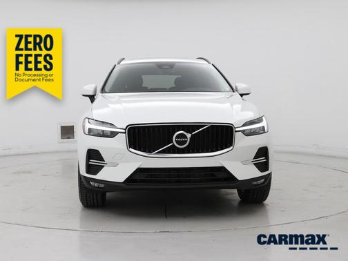 White 2022 Volvo XC60 B5 Momentum