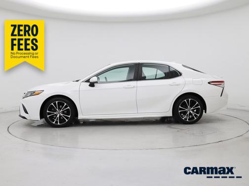 White 2020 Toyota Camry SE