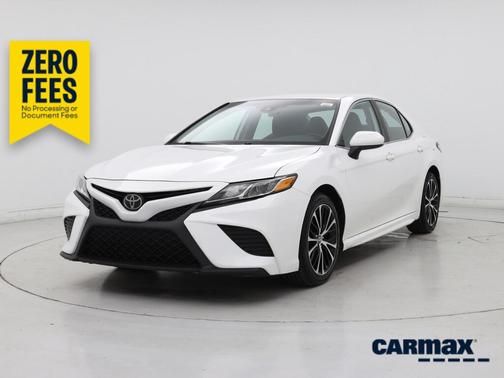 White 2020 Toyota Camry SE