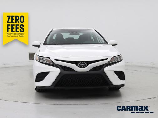 White 2020 Toyota Camry SE