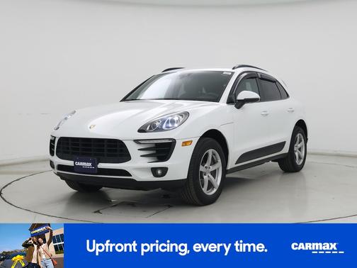 White 2017 Porsche Macan