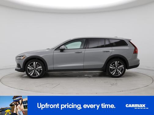 2025 Volvo V60 Cross Country B5 Plus