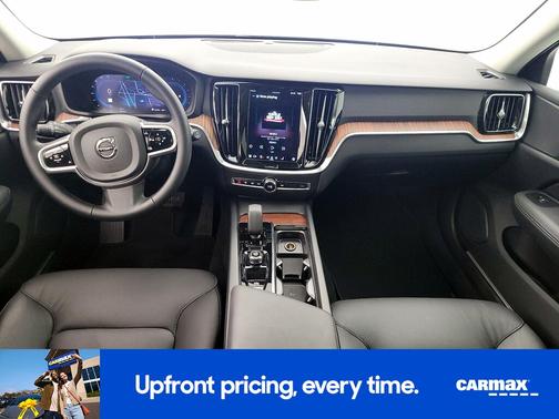 2025 Volvo V60 Cross Country B5 Plus