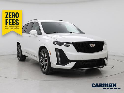 White 2023 Cadillac XT6 Sport