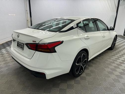 2023 Nissan Altima SR FWD