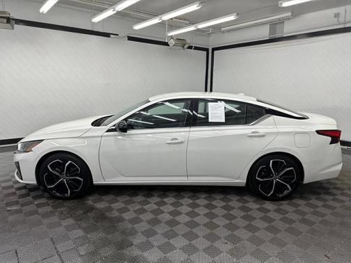 2023 Nissan Altima SR FWD