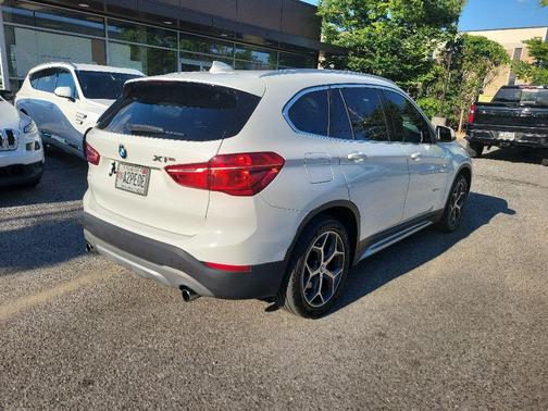 Alpine White 2018 BMW X1 sDrive28i