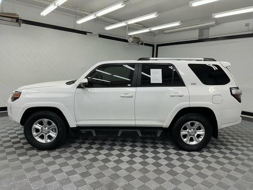 2022 Toyota 4Runner SR5