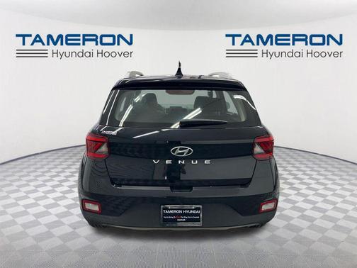 Black Noir Pearl 2022 Hyundai VENUE SEL