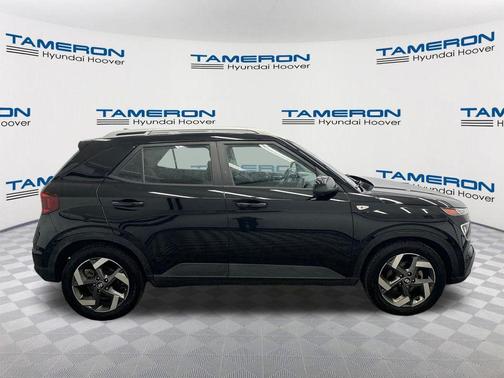 Black Noir Pearl 2022 Hyundai VENUE SEL