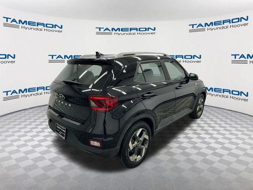Black Noir Pearl 2022 Hyundai VENUE SEL