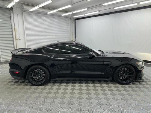 2018 Ford Shelby GT350 Base
