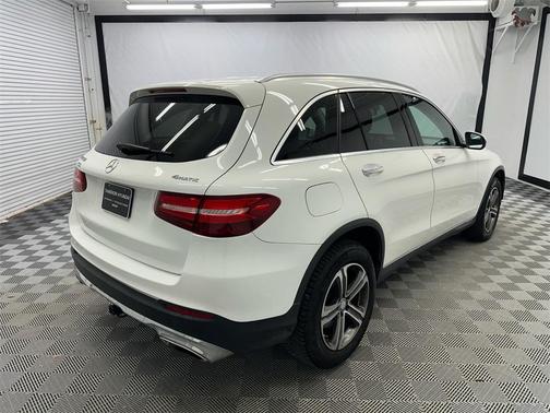 2017 Mercedes-Benz GLC 300 4MATIC