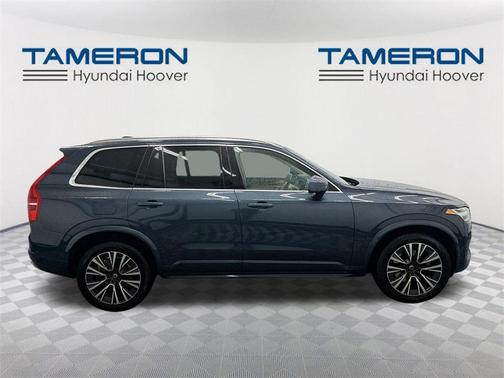 2022 Volvo XC90 T5 Momentum