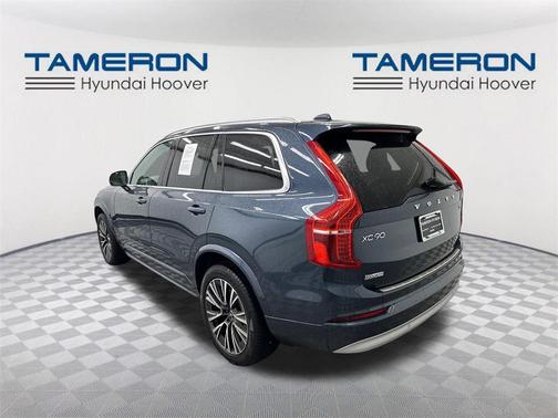 2022 Volvo XC90 T5 Momentum