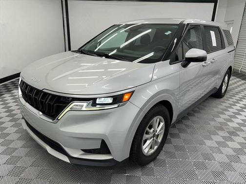 2022 Kia Carnival LX