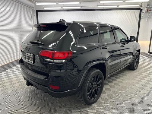 2022 Jeep Grand Cherokee Laredo