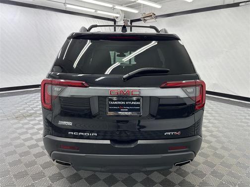2022 GMC Acadia AWD AT4