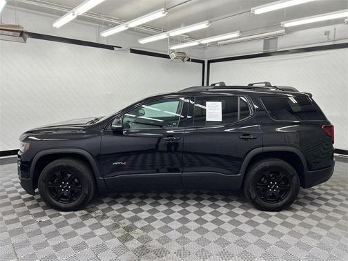 2022 GMC Acadia AWD AT4