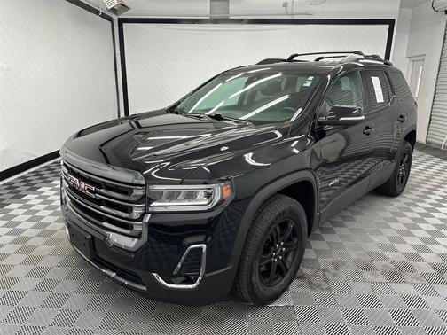 2022 GMC Acadia AWD AT4