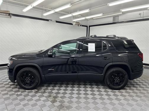 2022 GMC Acadia AWD AT4