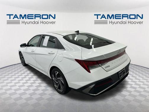 2025 Hyundai ELANTRA SEL