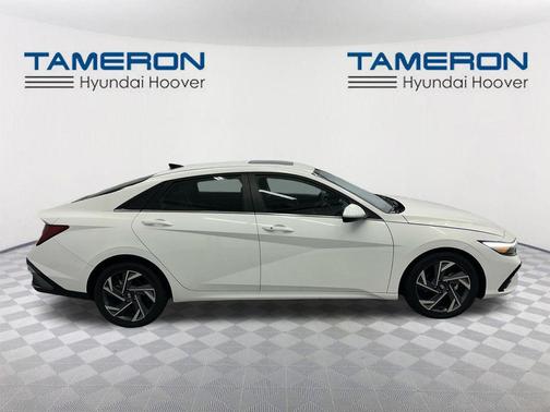 2025 Hyundai ELANTRA SEL