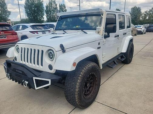 Bright White Clearcoat 2016 Jeep Wrangler Unlimited Sahara
