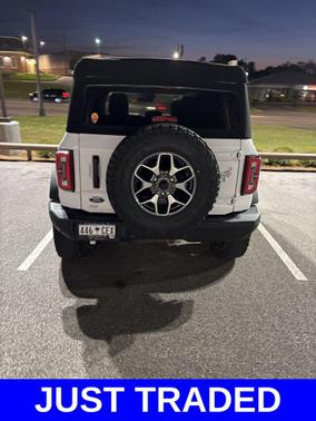 OXFORD WHITE 2023 Ford Bronco Badlands