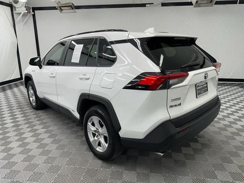 2020 Toyota RAV4 Hybrid XLE