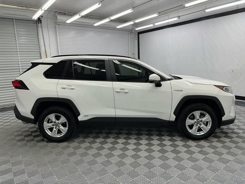2020 Toyota RAV4 Hybrid XLE