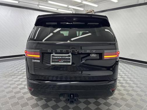 2023 Land Rover Discovery P300 S R-Dynamic