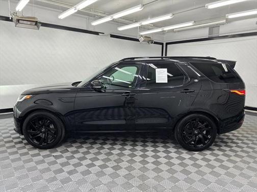 2023 Land Rover Discovery P300 S R-Dynamic