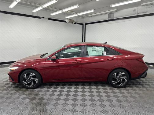 2025 Hyundai ELANTRA Limited